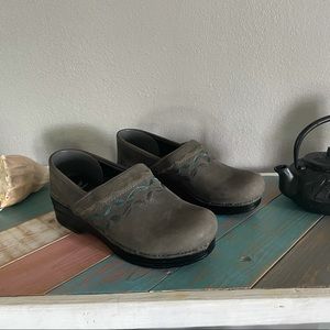 Dansko professional clogs olive green 39